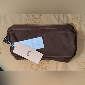 BÉIS The Dopp Kit in Maple